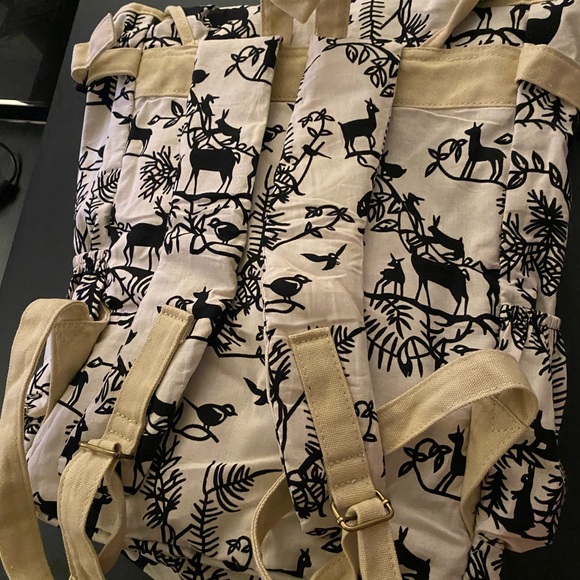 Multi pocket backpack - Picture 2 of 3